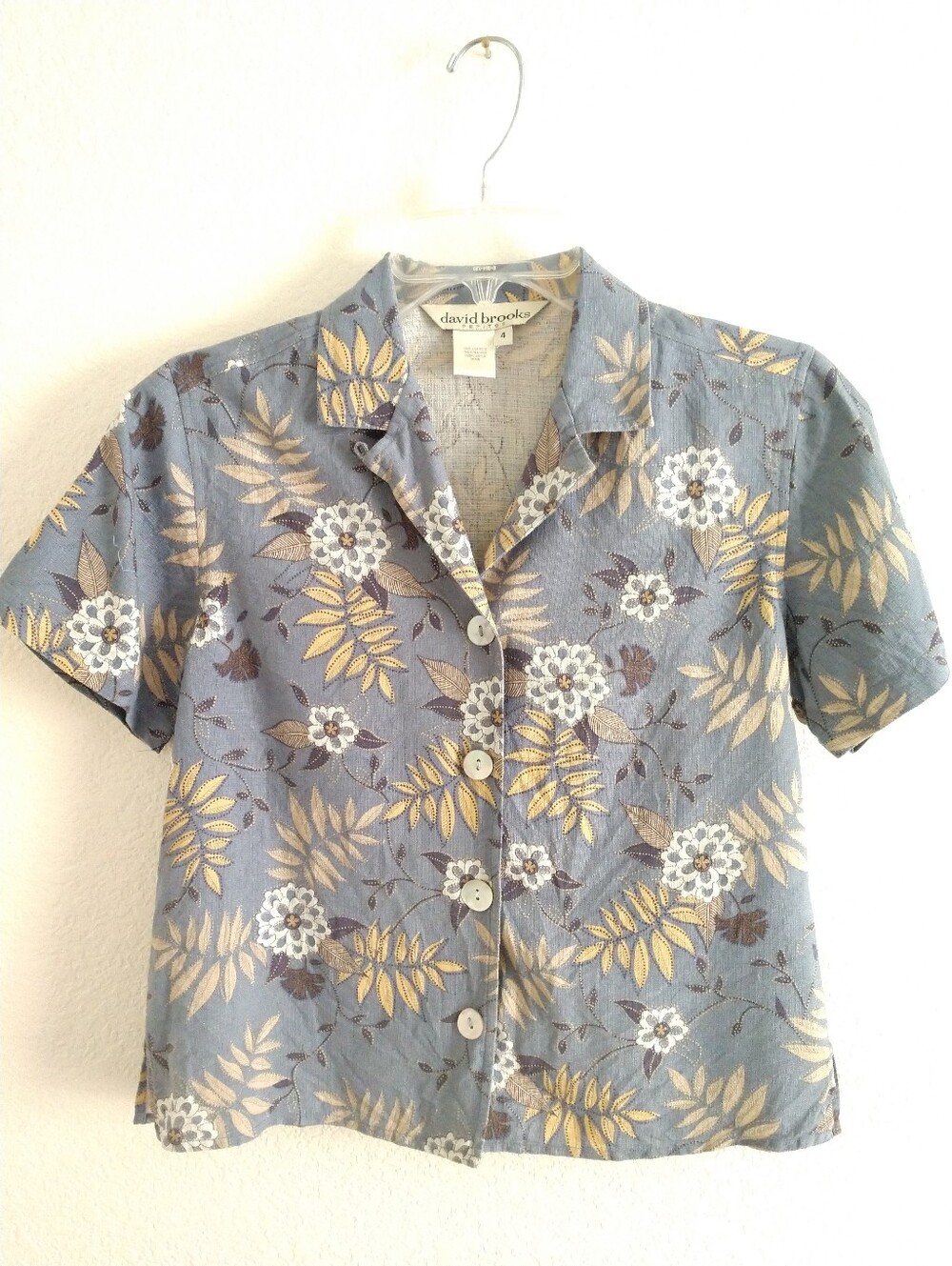 Pretty David Brooks Petites Women's Floral Silk Shirt Short Sleeve Blue Size 4P